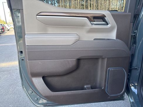 Used 2025 Chevrolet Silverado 1500 LT AWD/4WD image 18