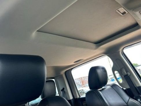 Used 2018 RAM 1500 Laramie w/ Convenience Group AWD/4WD image 4