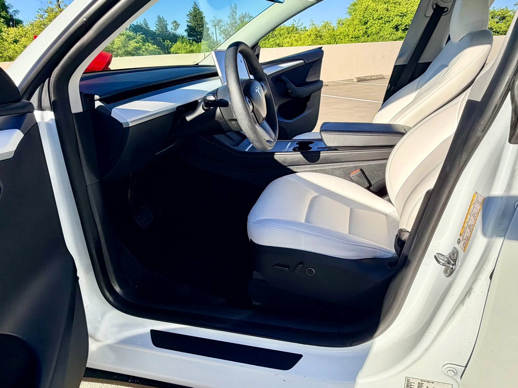 Used 2024 Tesla Model Y Long Range RWD image 22