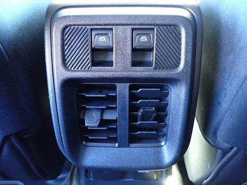 Used 2025 Ford Bronco Badlands AWD/4WD image 19