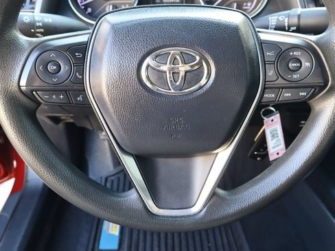 Used 2019 Toyota Camry LE FWD image 10