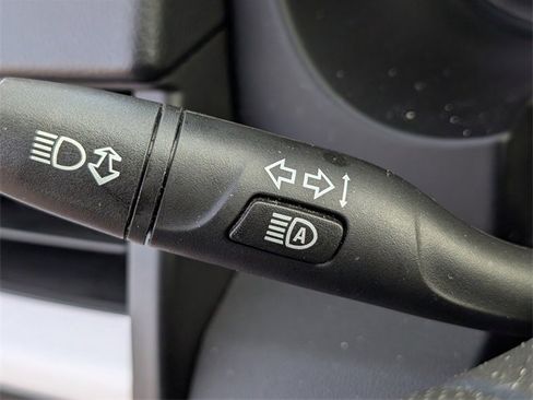 Used 2024 GMC Terrain SLE w/ Driver Convenience Package image 25