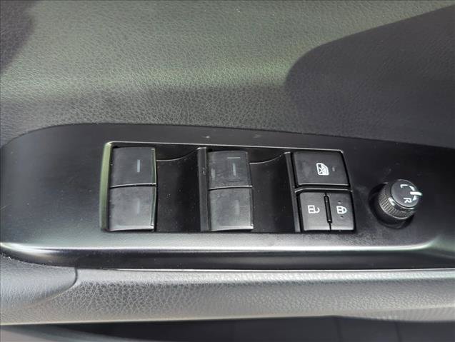 Certified 2025 Toyota Camry SE FWD image 5