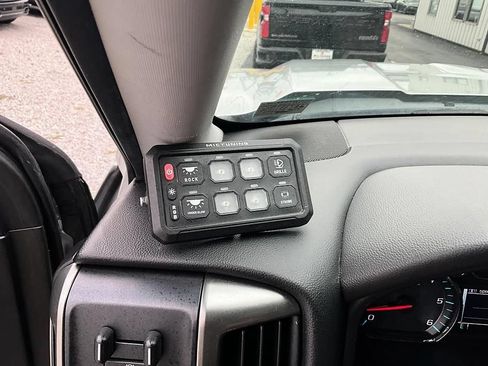 Used 2018 Chevrolet Silverado 1500 LT w/ All Star Edition AWD/4WD image 19