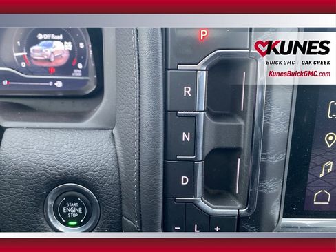 Used 2023 GMC Yukon Denali image 17