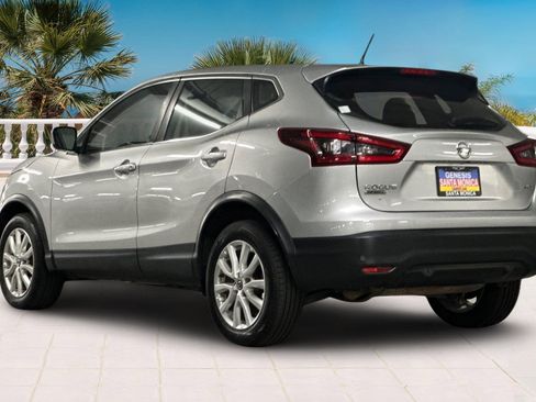 Used 2021 Nissan Rogue Sport S image 6