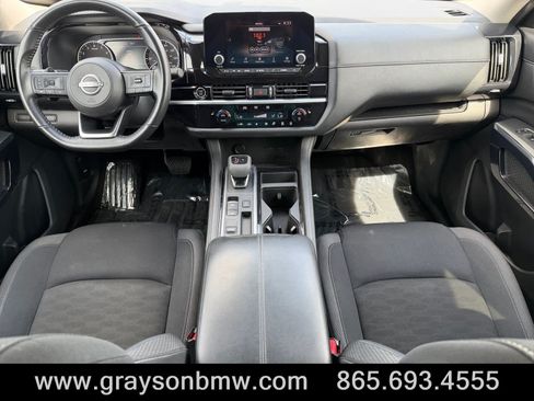 Used 2024 Nissan Pathfinder SV FWD image 18