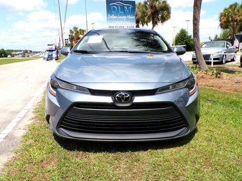 Used 2024 Toyota Corolla LE image 3