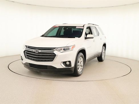 Used 2020 Chevrolet Traverse LT image 12