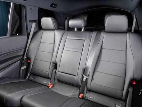 Certified 2025 Mercedes-Benz GLS 450 4MATIC image 17