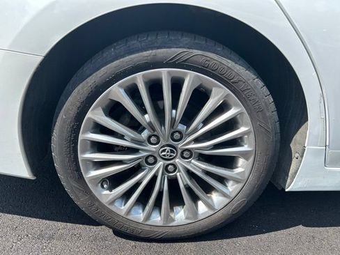 Used 2019 Toyota Avalon Limited w/ Advanced Safety Package FWD image 31