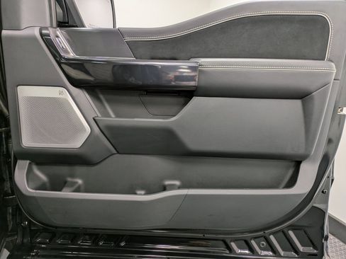 Used 2025 Ford F150 Lightning Platinum image 27