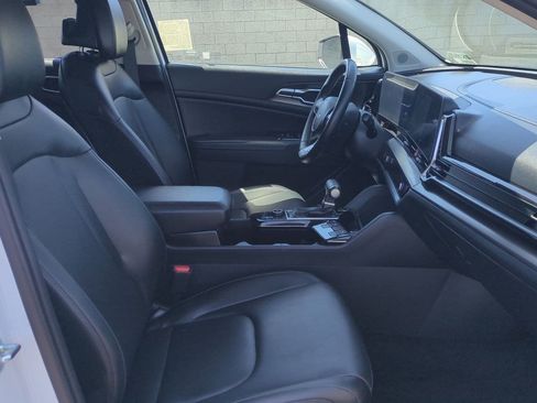 Used 2024 Kia Sportage EX FWD image 25