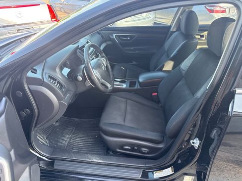 Used 2016 Nissan Altima 2.5 SR w/ LED Appearance Package FWD image 12