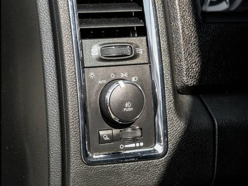 Used 2015 RAM 1500 Laramie w/ Convenience Group AWD/4WD image 31