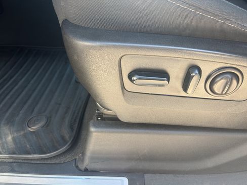 Used 2023 GMC Sierra 3500 SLE w/ SLE Convenience Package image 10