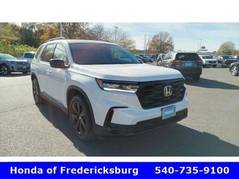 Used 2025 Honda Pilot Black Edition image 7