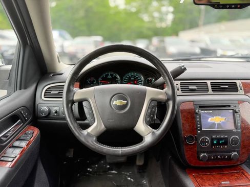 Used 2014 Chevrolet Suburban LTZ AWD/4WD image 18