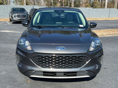 Used 2020 Ford Escape SE image 3