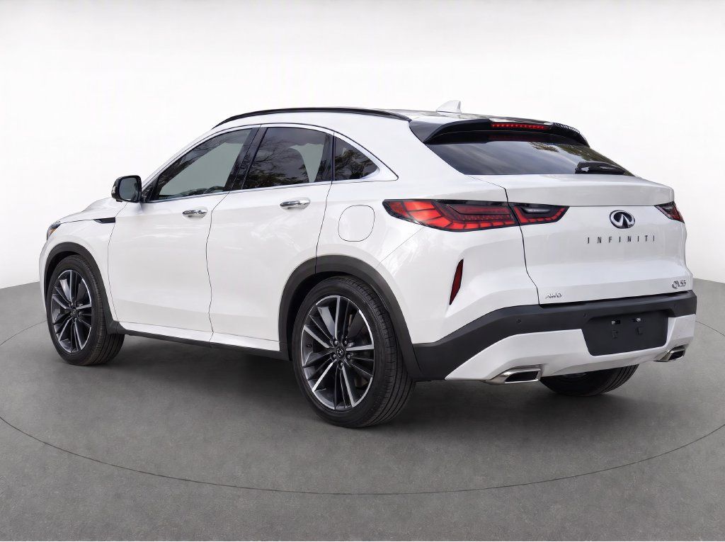 Used 2024 INFINITI QX55 Essential AWD/4WD image 3