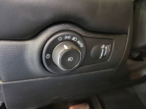 Used 2023 Dodge Durango GT image 33