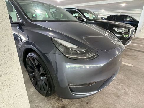 Used 2022 Tesla Model Y Performance AWD/4WD image 3