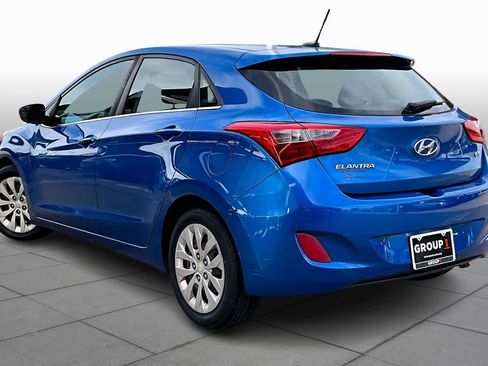 Used 2017 Hyundai Elantra GT image 11