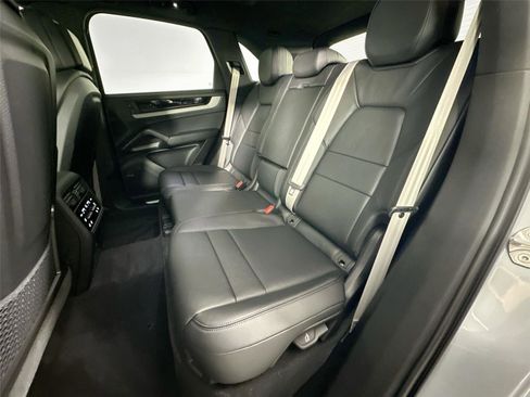 Certified 2026 Porsche Cayenne E-Hybrid AWD/4WD image 26