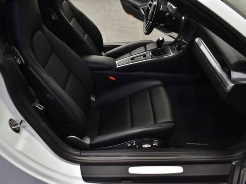 Used 2018 Porsche 911 Carrera RWD image 22