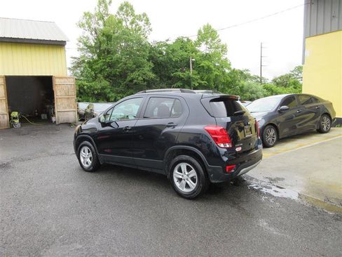 Used 2022 Chevrolet Trax LT w/ Driver Confidence Package AWD/4WD image 3
