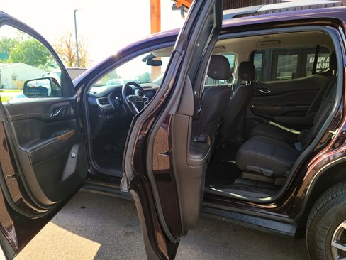 Used 2020 GMC Acadia SLE w/ Driver Convenience Package image 7