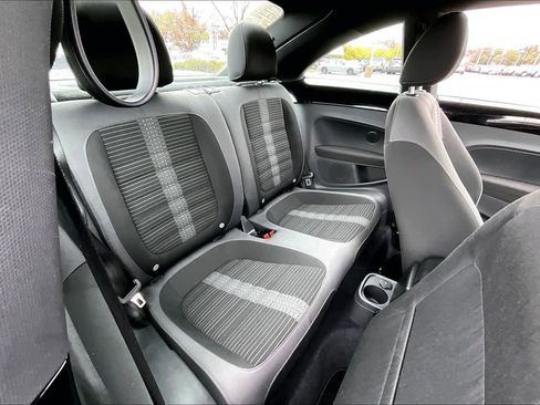 Used 2014 Volkswagen Beetle R-Line image 20