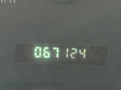 Used 2001 Chevrolet Malibu V6 w/ Preferred Equipment Group 1 image 20