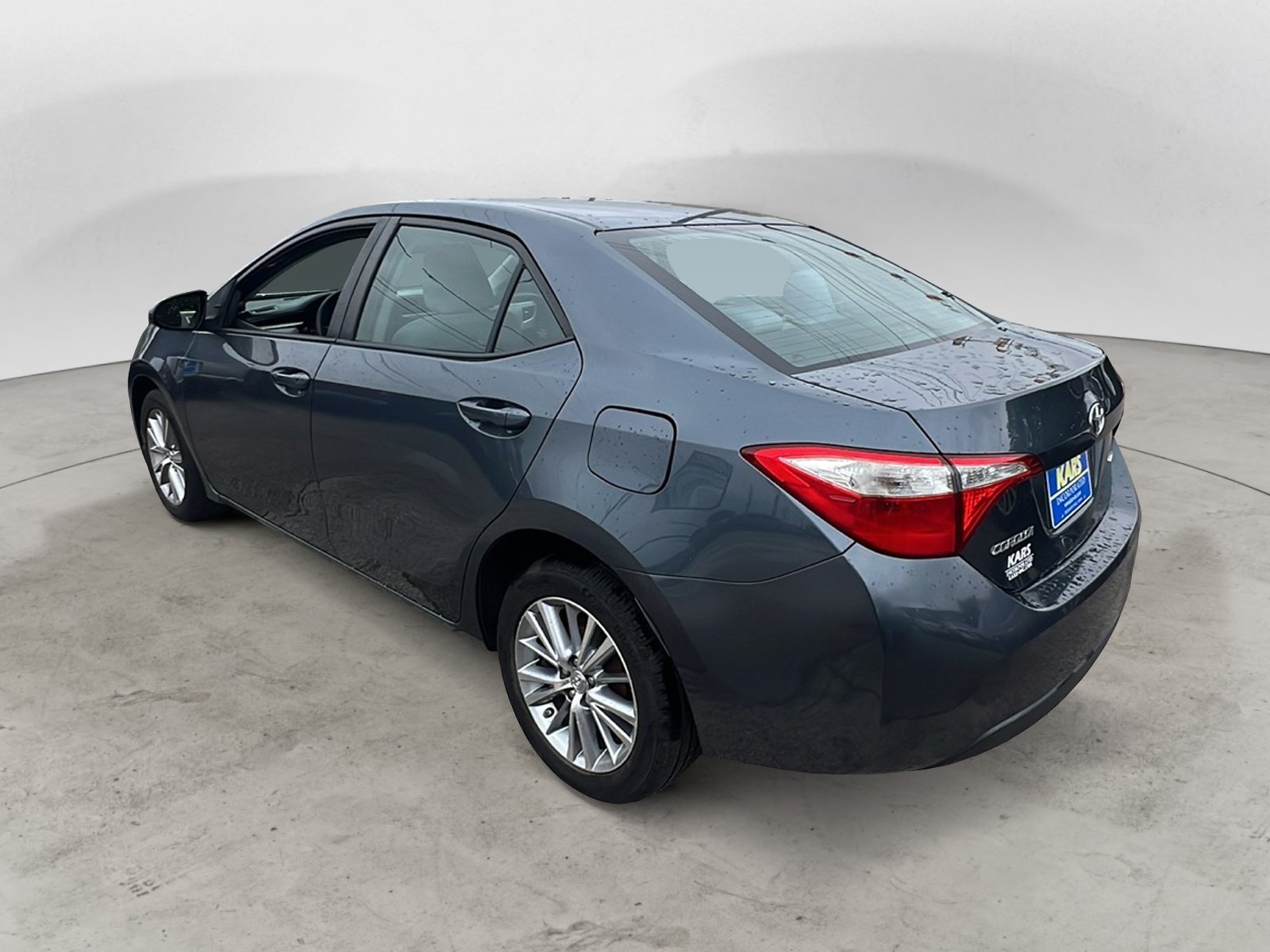 Used 2015 Toyota Corolla LE FWD image 4