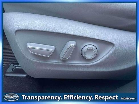 Certified 2023 Toyota Highlander XLE image 19