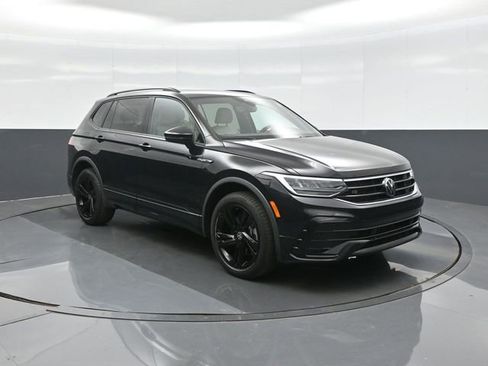 Used 2023 Volkswagen Tiguan SE R-Line AWD/4WD image 1