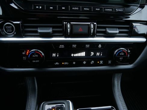 Used 2024 Nissan Pathfinder Platinum image 31