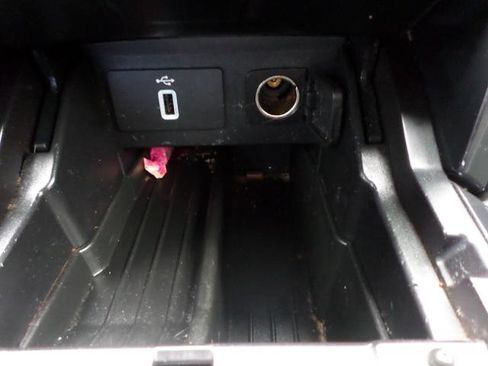 Used 2019 Ford Explorer XLT w/ Equipment Group 202A image 15