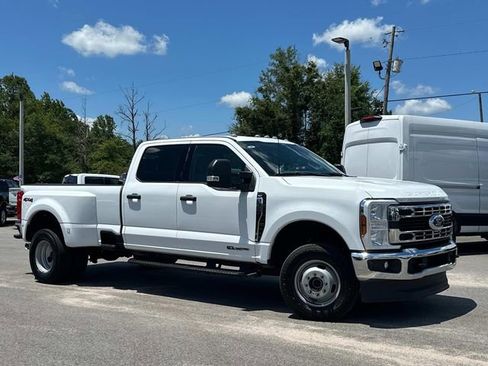 Certified 2024 Ford F350 XLT image 10