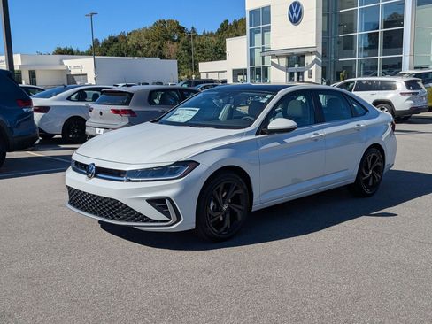 New 2026 Volkswagen Jetta SE image 7