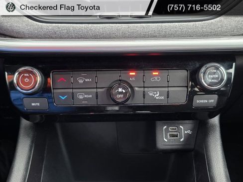 Used 2023 Jeep Compass Sport image 16