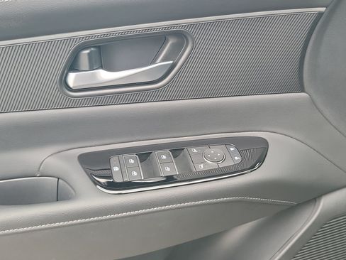 Certified 2025 Nissan Murano SV FWD image 28