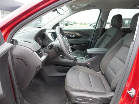 Used 2024 GMC Terrain SLE w/ Driver Convenience Package image 12