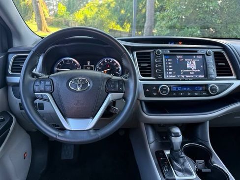 Used 2016 Toyota Highlander Limited AWD/4WD image 15