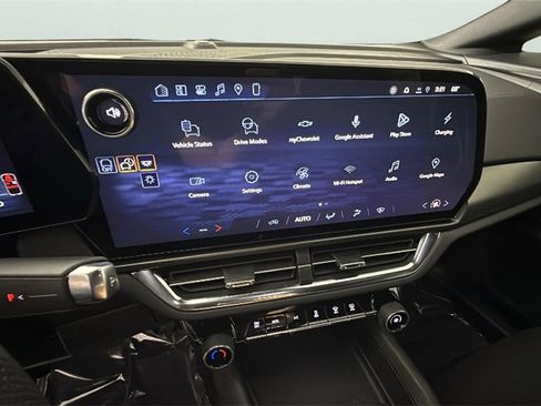 Used 2026 Chevrolet Equinox EV LT image 21