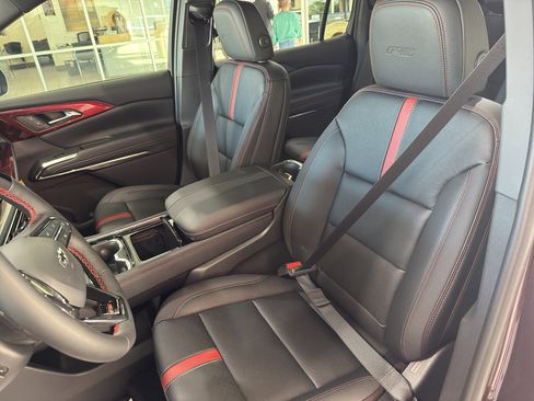 New 2026 Chevrolet Traverse RS w/ LPO, Floor Liner Package image 26