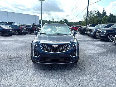 Used 2025 Cadillac XT5 Premium Luxury w/ Technology Package FWD image 3