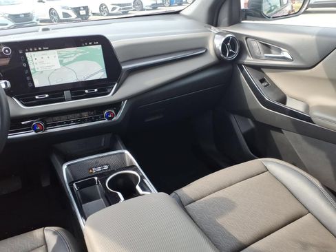 Used 2025 Chevrolet Equinox LT w/ Convenience Package II FWD image 14