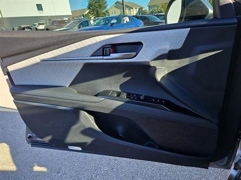 Used 2026 Toyota Camry XLE image 11