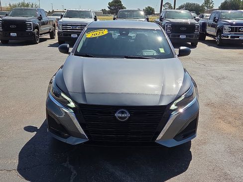 Used 2025 Nissan Altima 2.5 SV AWD/4WD image 7